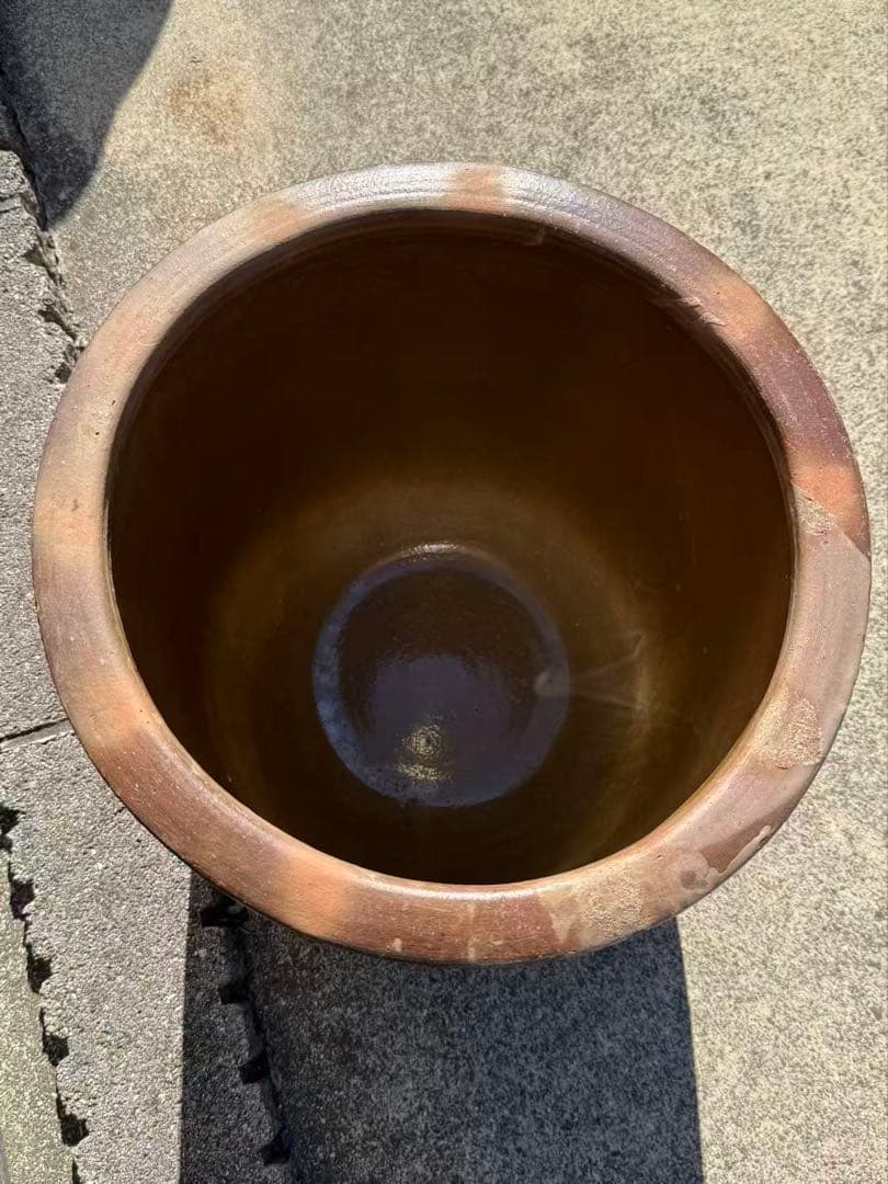 甕重厚感がありますので、庭や古民家のお庭の雰囲気づくりをされたり 年代品