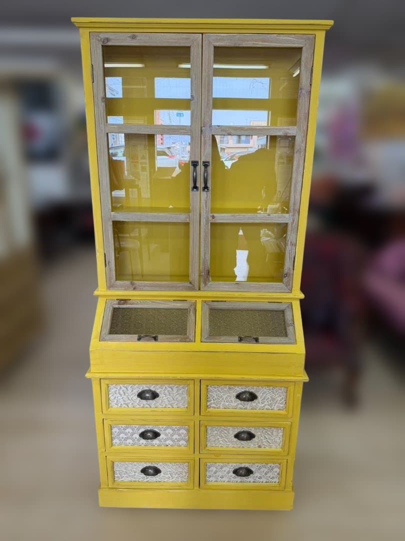 カントリー　ガラスキャビネット　コレクションラック　レトロ　棚　イエロー　引出