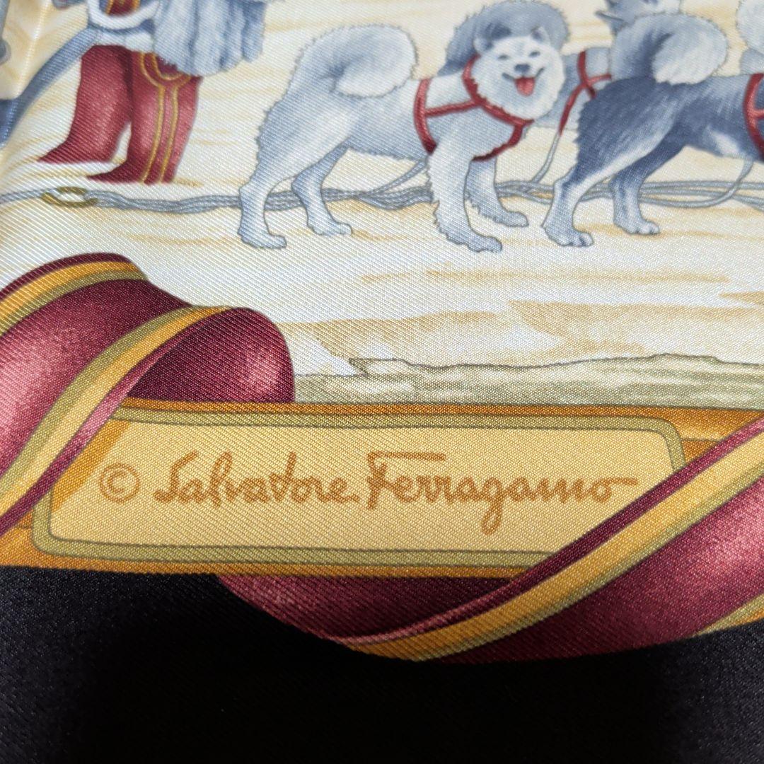 フェラガモ　FERRAGAMO　シルクスカーフ　アニマル柄　新品未使用