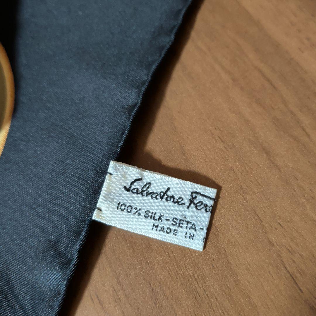 フェラガモ　FERRAGAMO　シルクスカーフ　アニマル柄　新品未使用