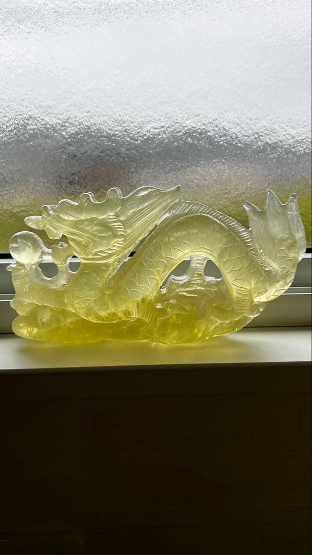 SALE 天然石　シトリン　レインボー　龍の置物　台座付き置物のみの重さ約1kg