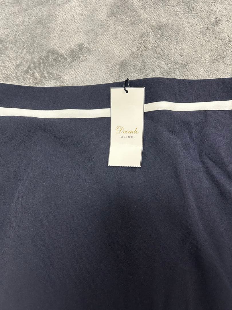 BEIGE Cindy ペイジ　シンディ　タイトスカート　サイズ4 ネイビー