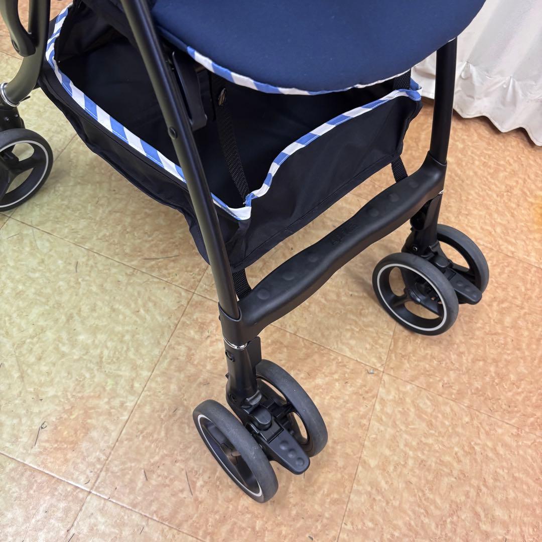 クリーニング済　☆綺麗☆　アップリカ　ラクーナエアー　ハイシート　革調ハンドル