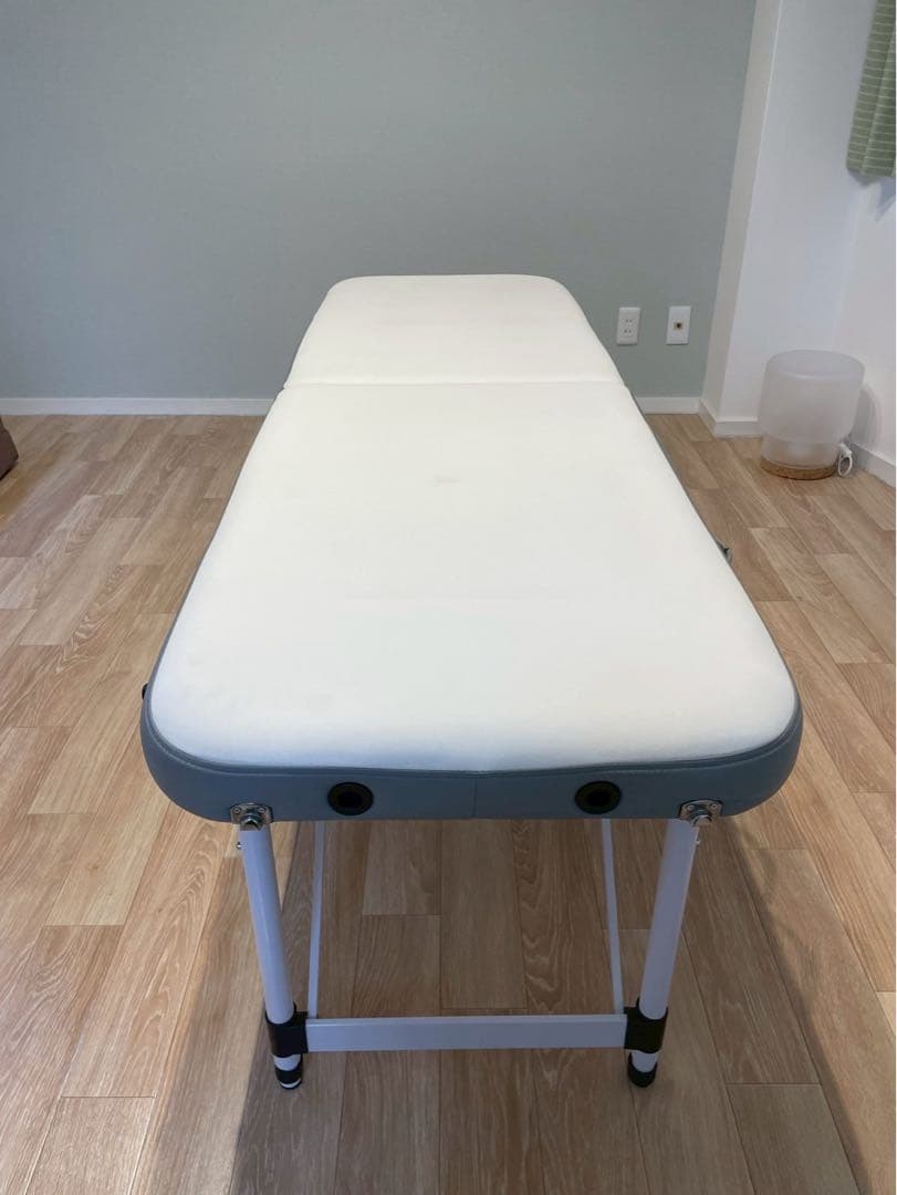 マッサージ　ベッド　エステ　　施術　折りたたみ　専用ケースカバーあり