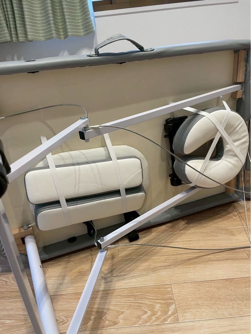 マッサージ　ベッド　エステ　　施術　折りたたみ　専用ケースカバーあり