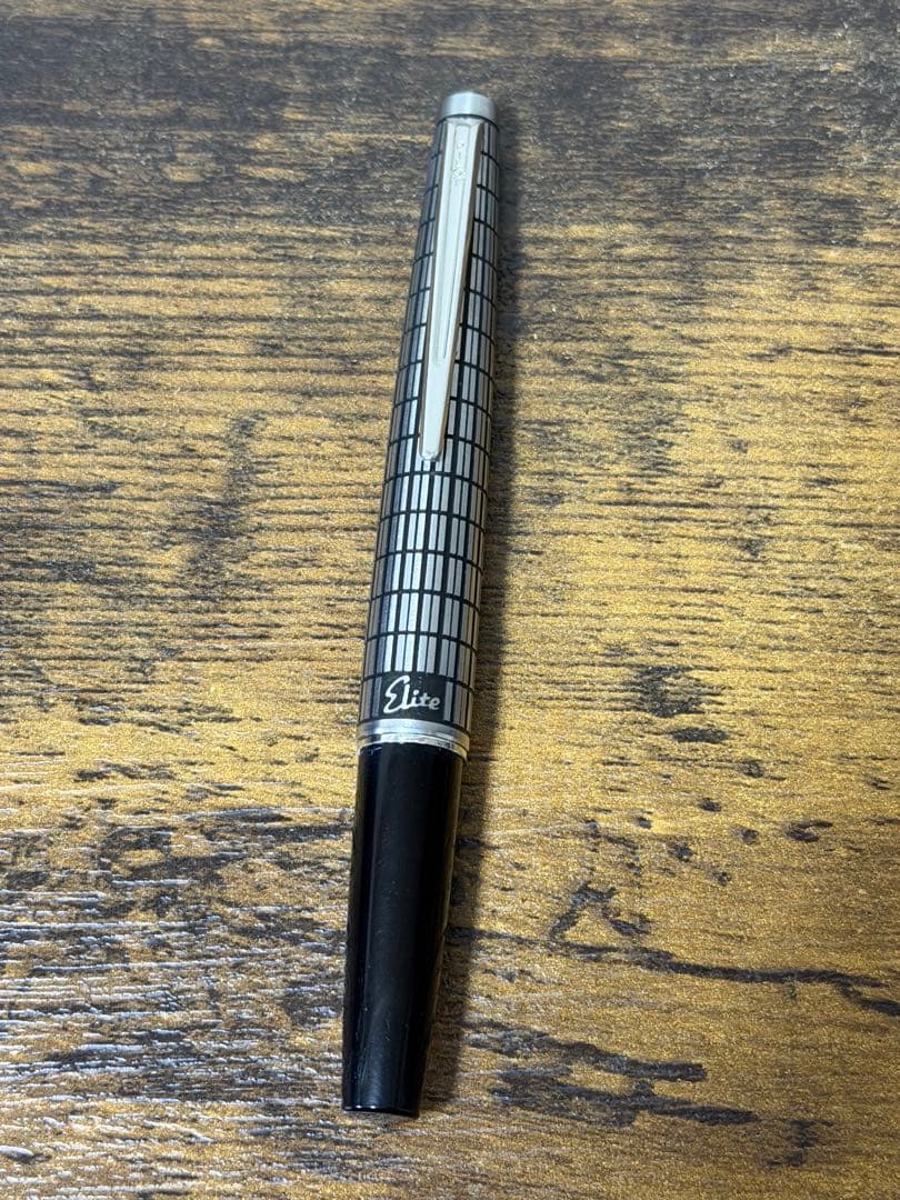 筆記確認&洗浄済　1977年製　蝕刻　エリート　18金　F パイロット　万年筆