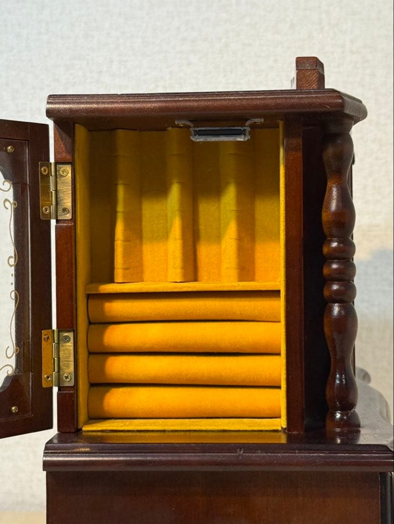 オルゴール付き　小物入れ　アクセサリーボックス