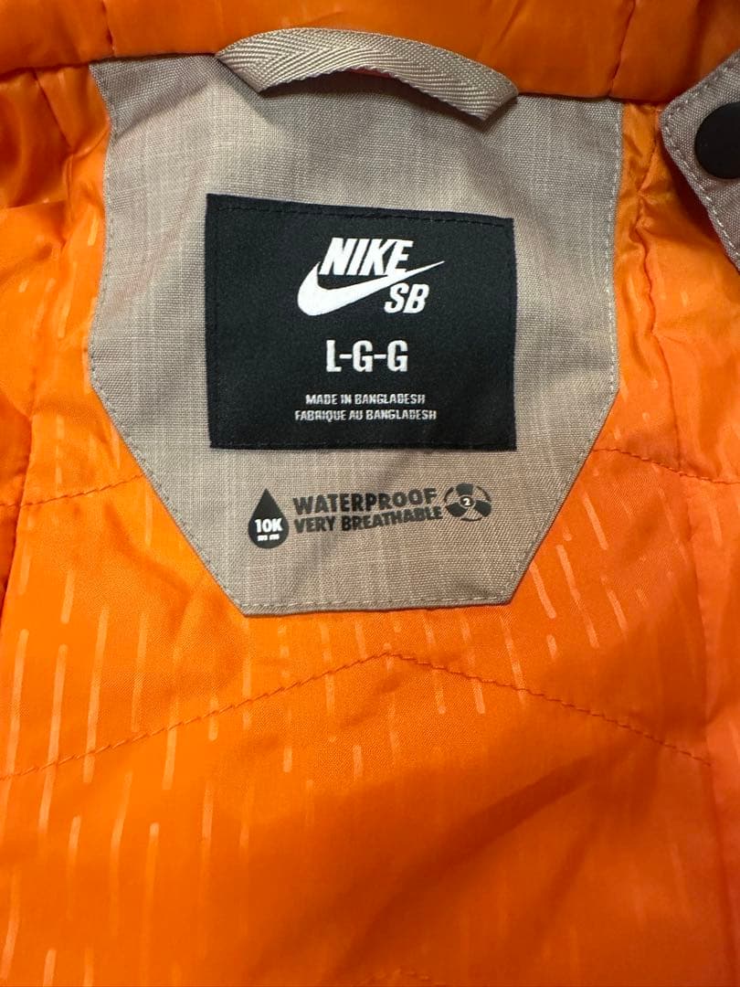 ナイキ　Nike SB ジャケット ベージュ/ホワイト　メンズLサイズ