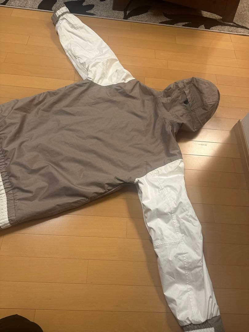 ナイキ　Nike SB ジャケット ベージュ/ホワイト　メンズLサイズ