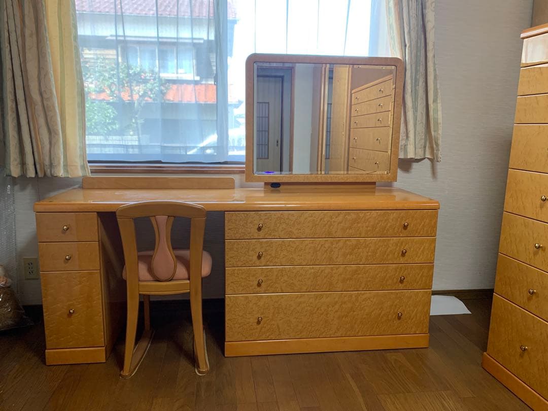 府中家具　バーズアイメープル材使用