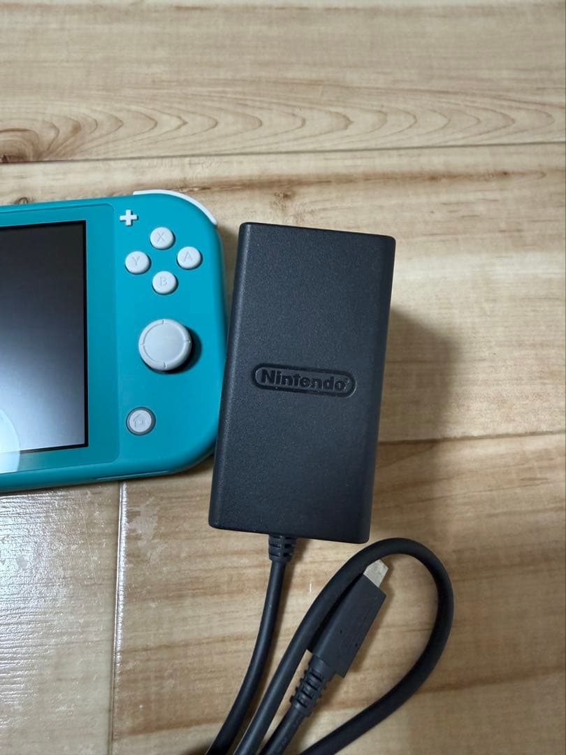 「Nintendo Switch Lite ターコイズ 本体 美品 充電器付き」