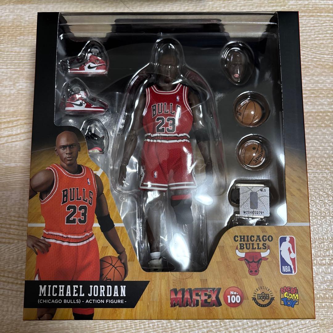 MAFEX Michael Jordan アクションフィギュア