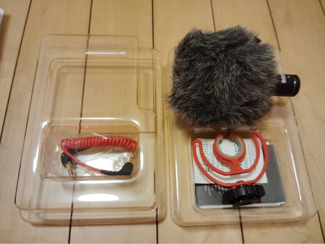 RØDE VideoMicro コンパクトマイクとビデオライト、バッテリー