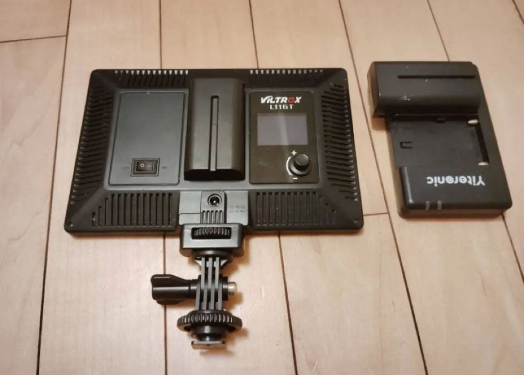 RØDE VideoMicro コンパクトマイクとビデオライト、バッテリー