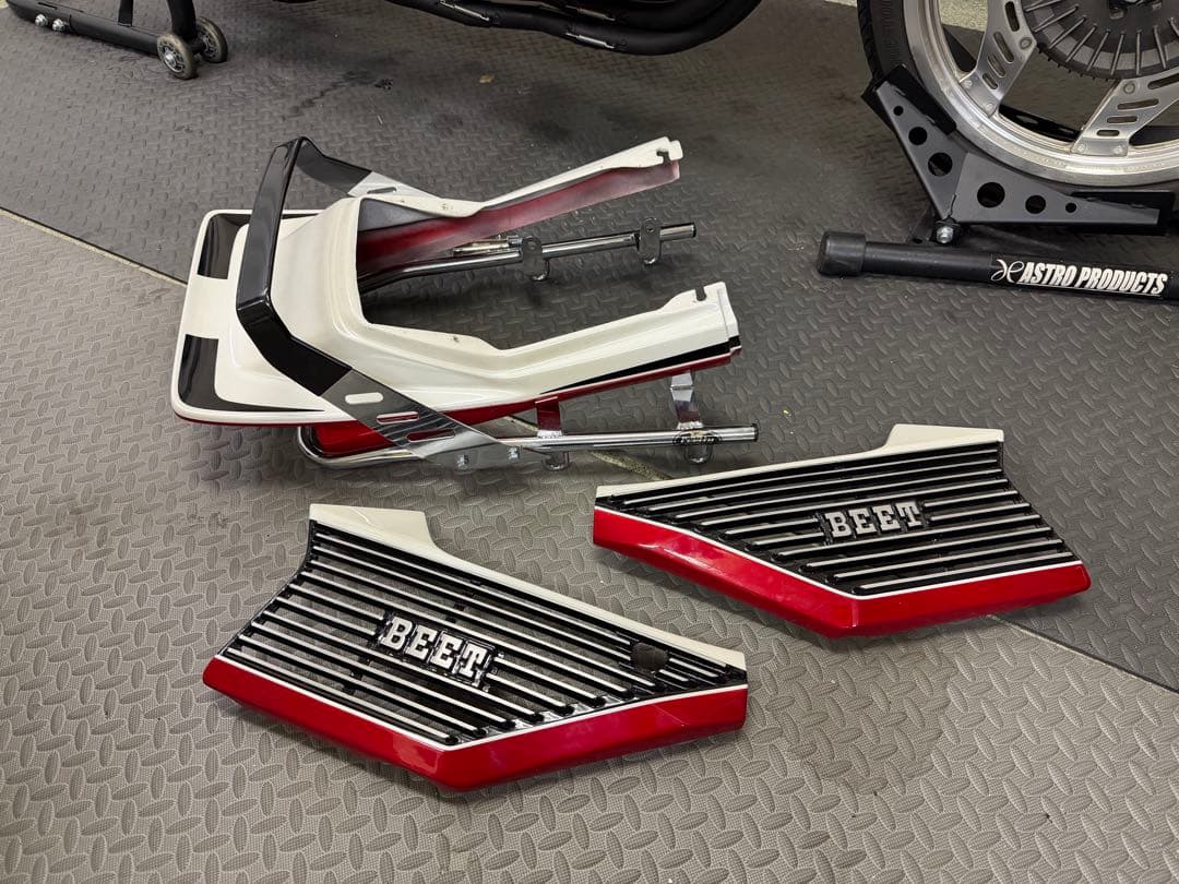 CBX外装 BEET 1型赤白 取り置きなし