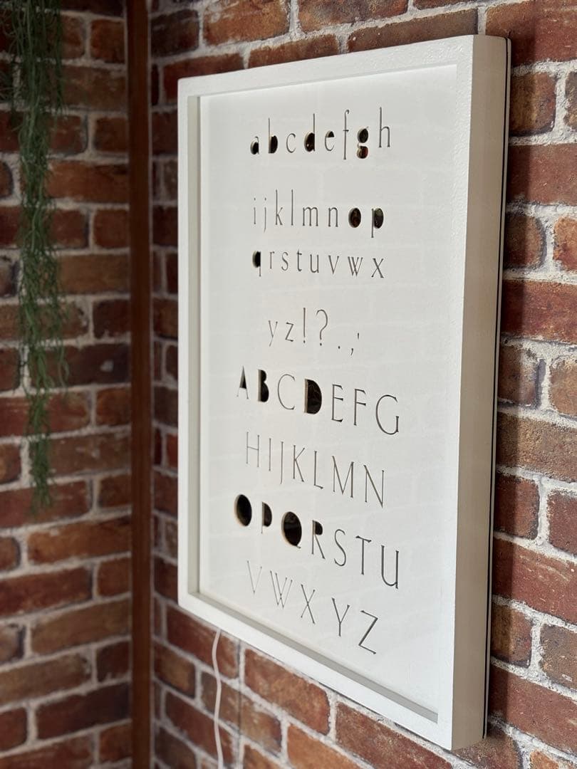 間接照明　アートパネル｜光の綴り｜壁掛けライト　静かな光　インテリア　家具