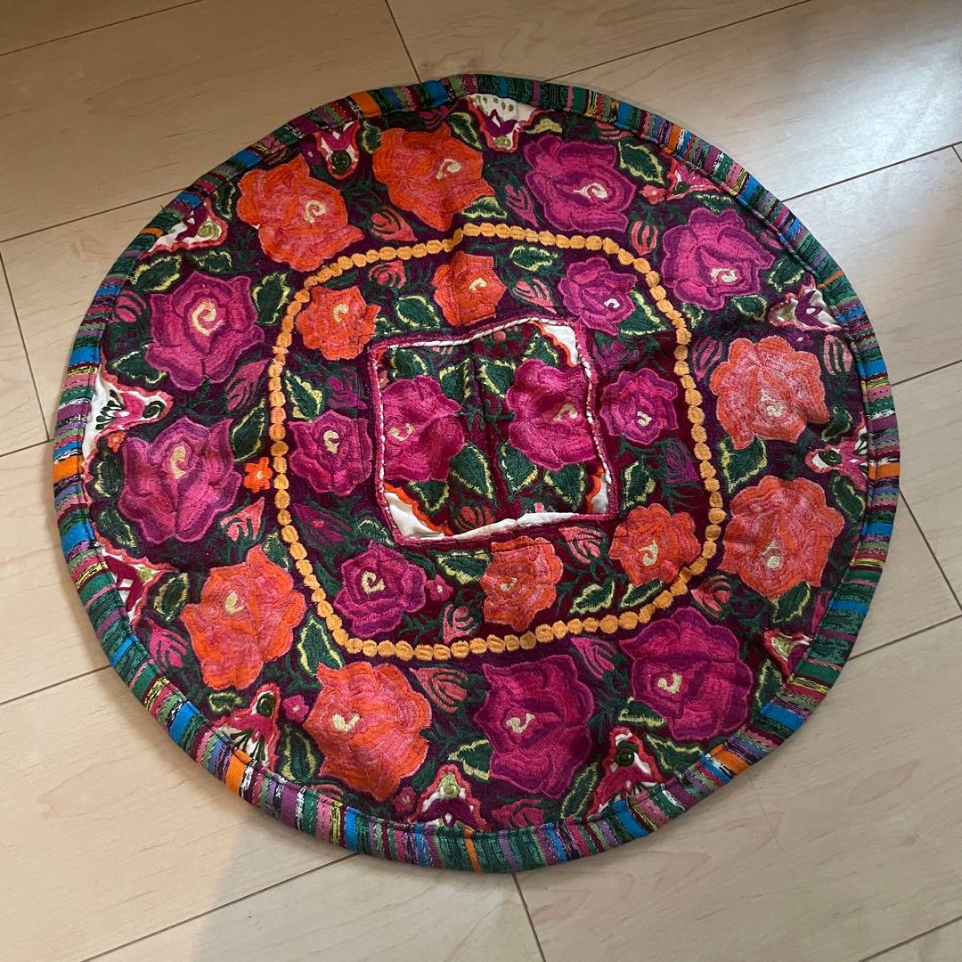 グアテマラ　刺繍　クッションカバー　② 丸　円形