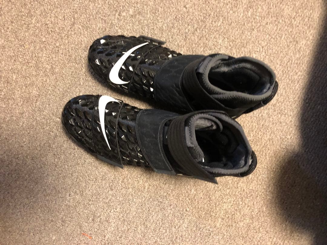 アメフト　スパイク