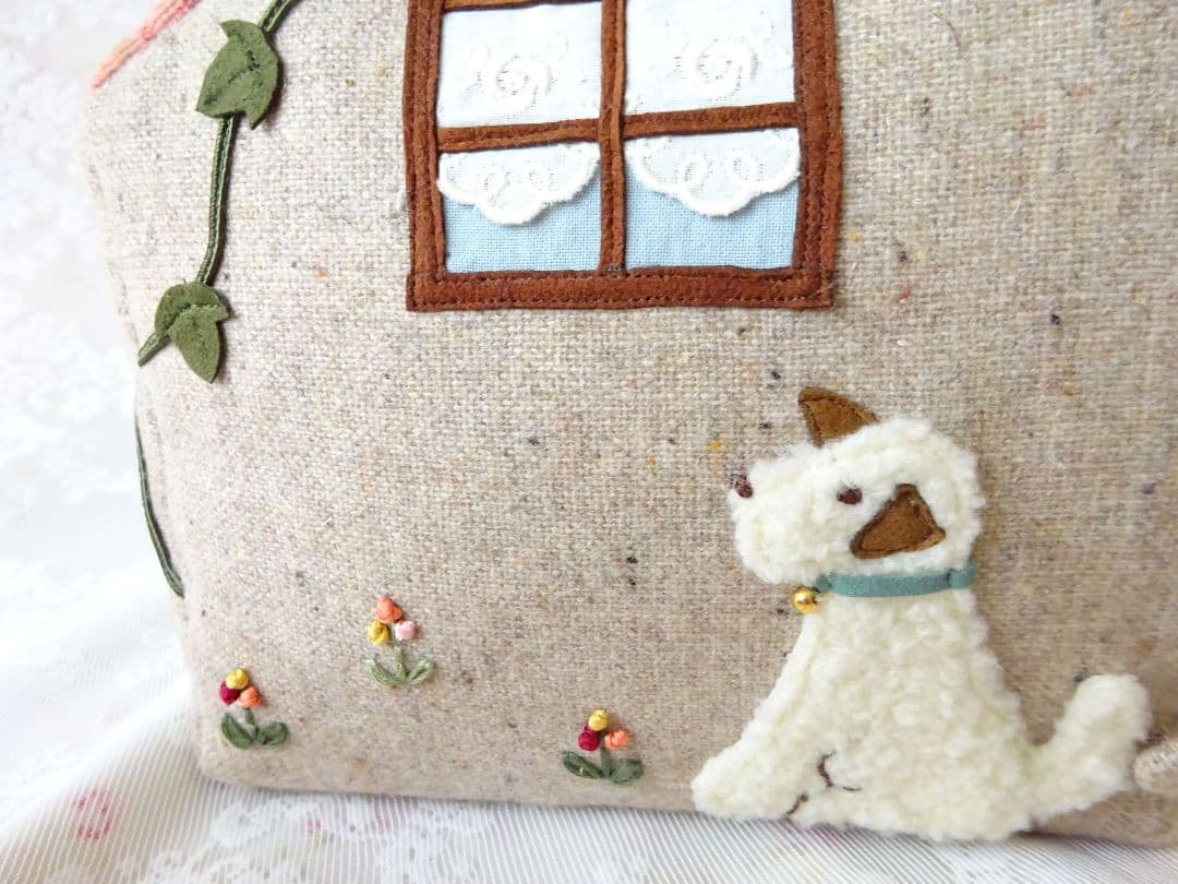 マニー　うさぎハウスコラージュ小物入れ　ぬいぐるみ　イマンローズウォールポケット