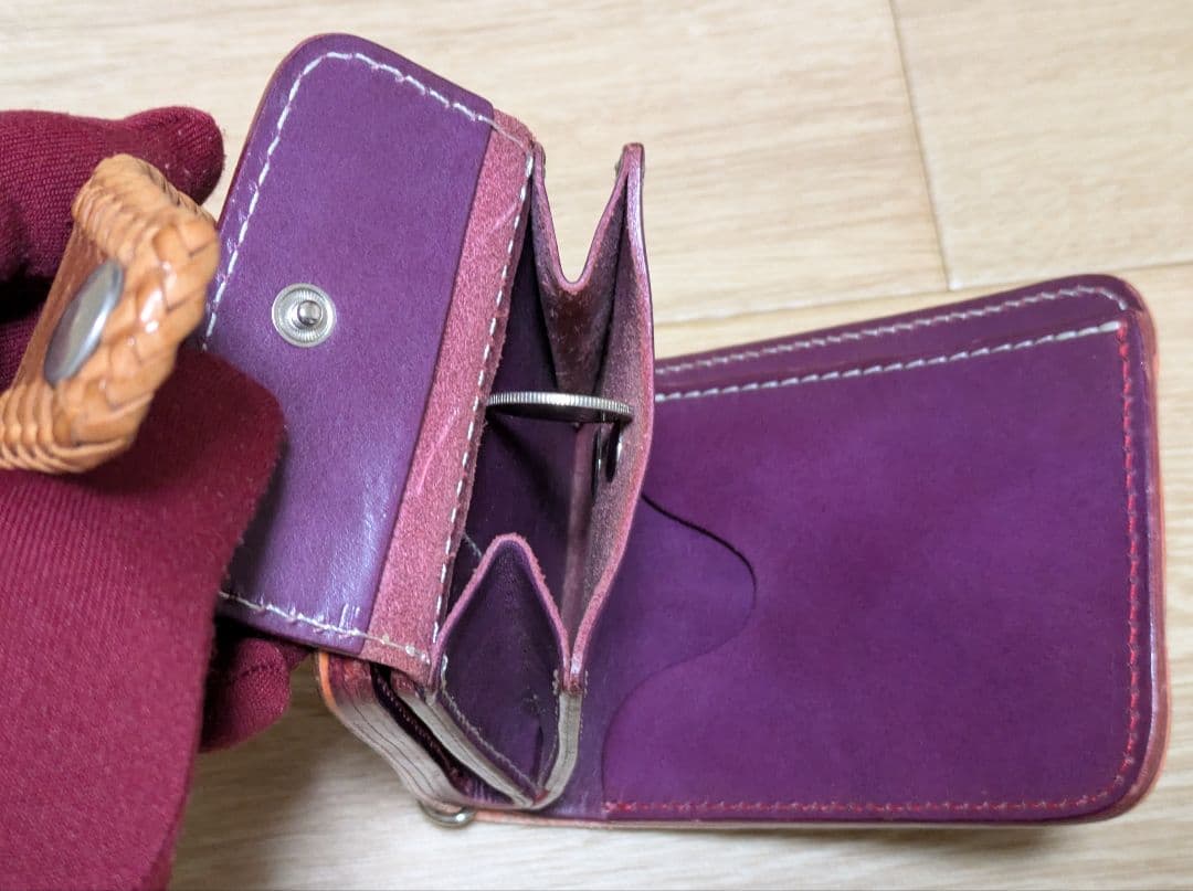 ALZUNI (アルズニ) 本革二つ折り財布 【桜 型抜き】コンチョ付き