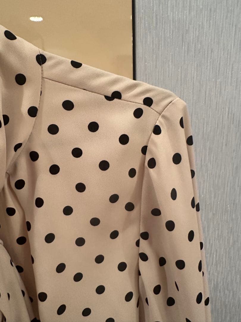 新品未使用ほしかNEMIKA⭐︎水玉柄ブラウス　Lサイズ