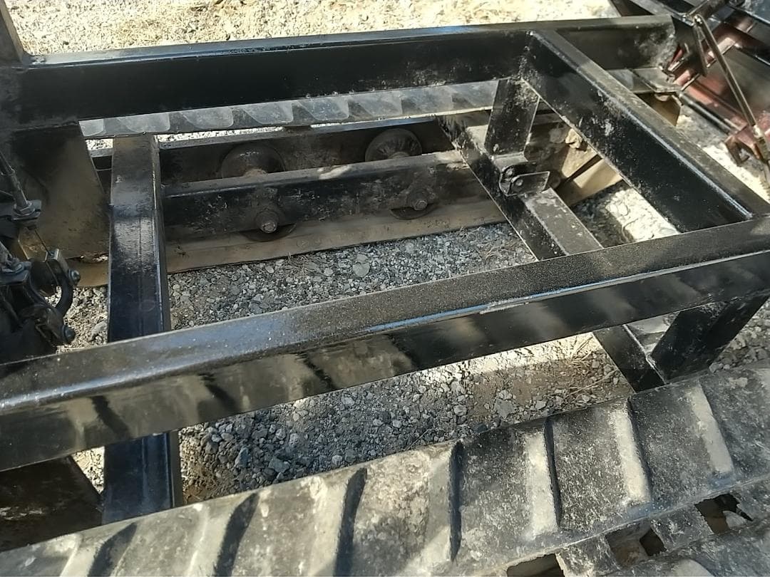 運搬車ミニクロM1000 手動ダンプ 最大積載量４００ｋｇ