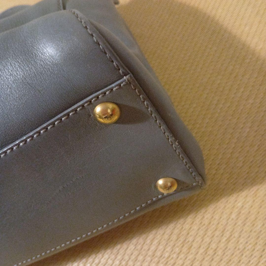 大幅値下げ！美品　FENDI ピーカブー ショルダーバッグ ミディアム