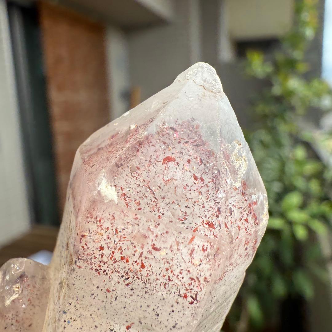 ストロベリーファントムクォーツ　大きめ　ファイヤークォーツ　苺水晶　原石①