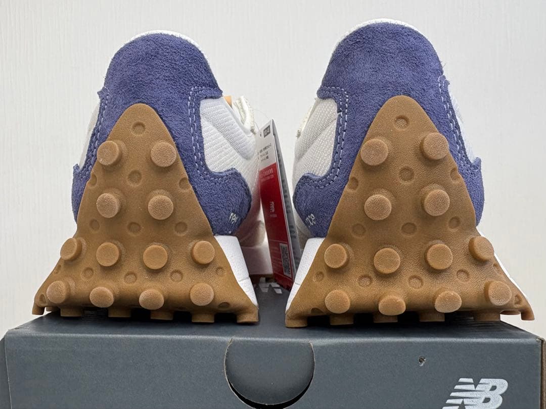 NB ニュースバランス327 ホワイト×ネイビー　23.5㎝