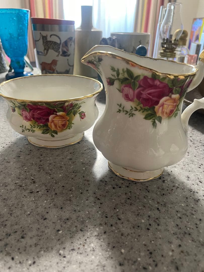  ALBART オールドカントリーローズ　 ティーセットと香水瓶