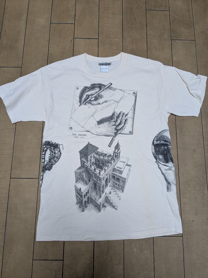 M.C.エッシャー プリント Tシャツ