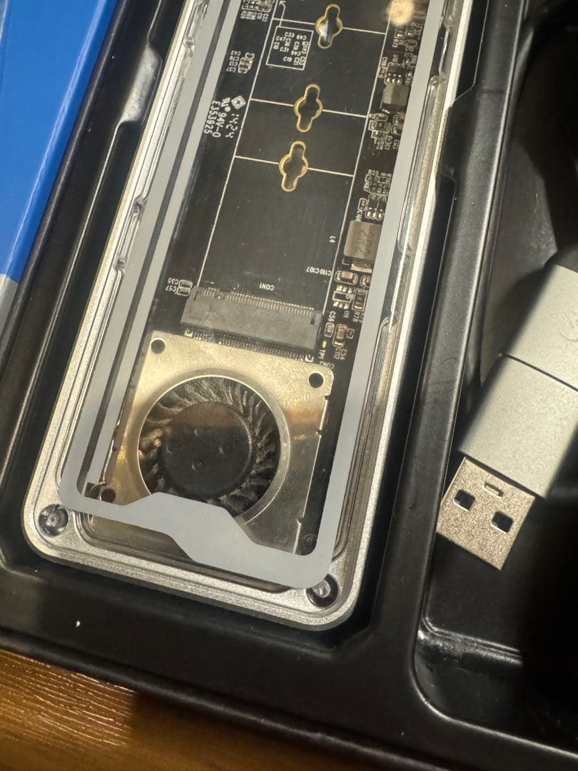 は*け様 WD Blue SN5000 NVMe SSD 2TB M.2 ケース