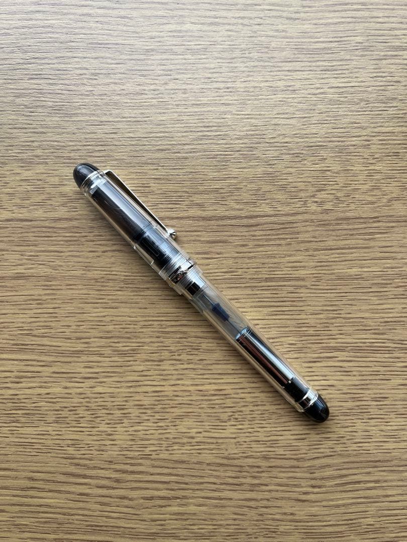 pilot カスタム74 透明軸　Fニブ