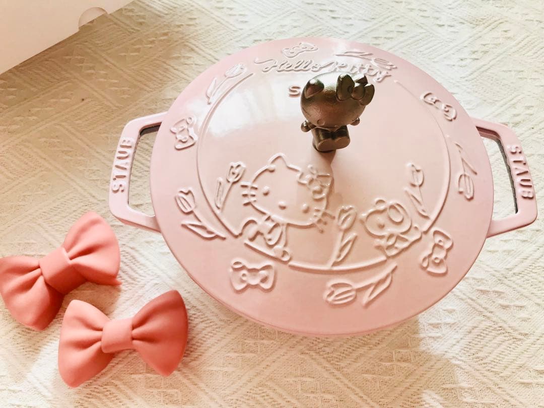 staub ストウブ 20cm ハローキティコラボ　ワナベ ソルベローズ