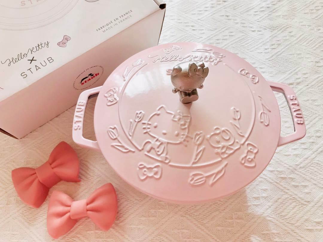 staub ストウブ 20cm ハローキティコラボ　ワナベ ソルベローズ