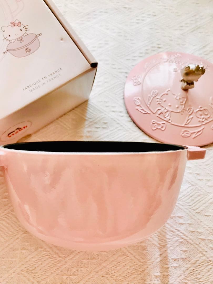 staub ストウブ 20cm ハローキティコラボ　ワナベ ソルベローズ