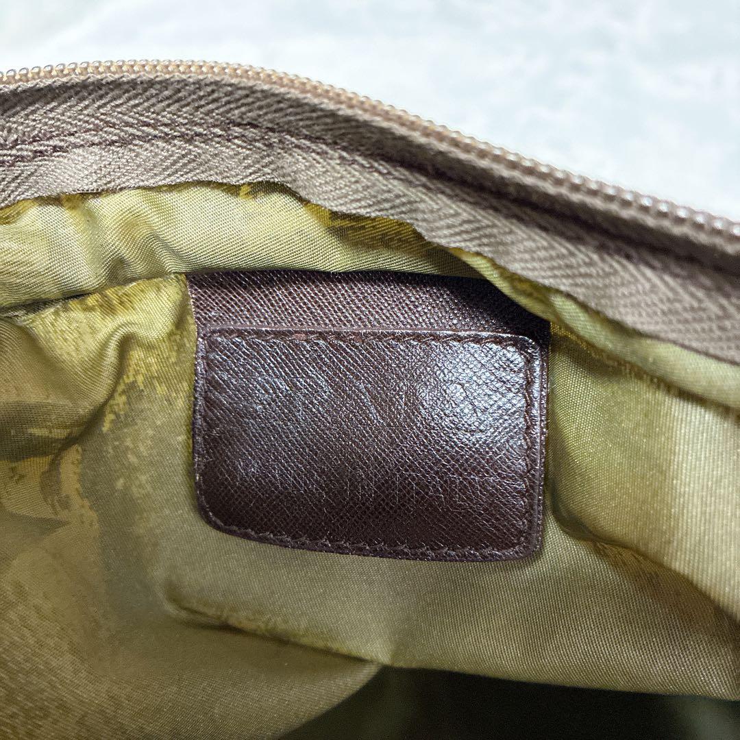 美品　PRADA プラダ　デカ　ロゴプレート　トートバッグ　大容量