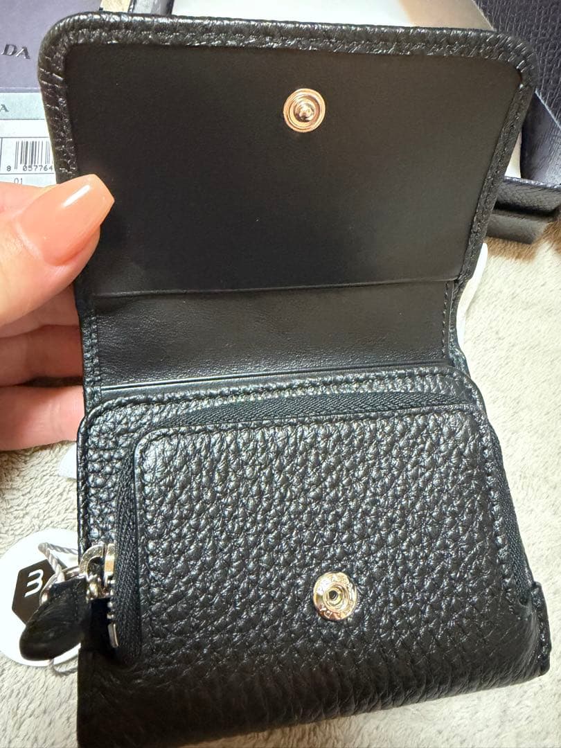 PRADA ミニウォレット 三つ折り財布 新品 ブラック
