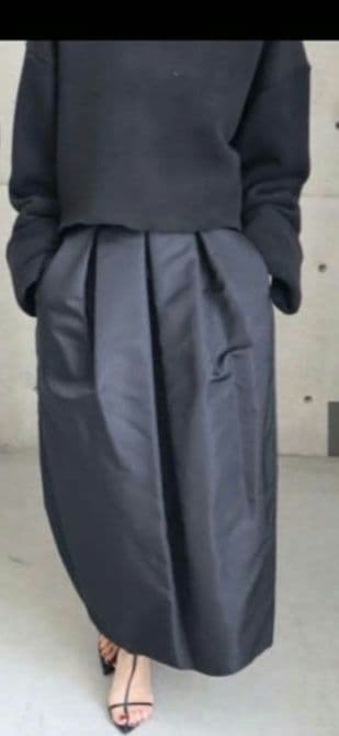 新品 ella selectshop コクーンサテンメモリースカート●yori