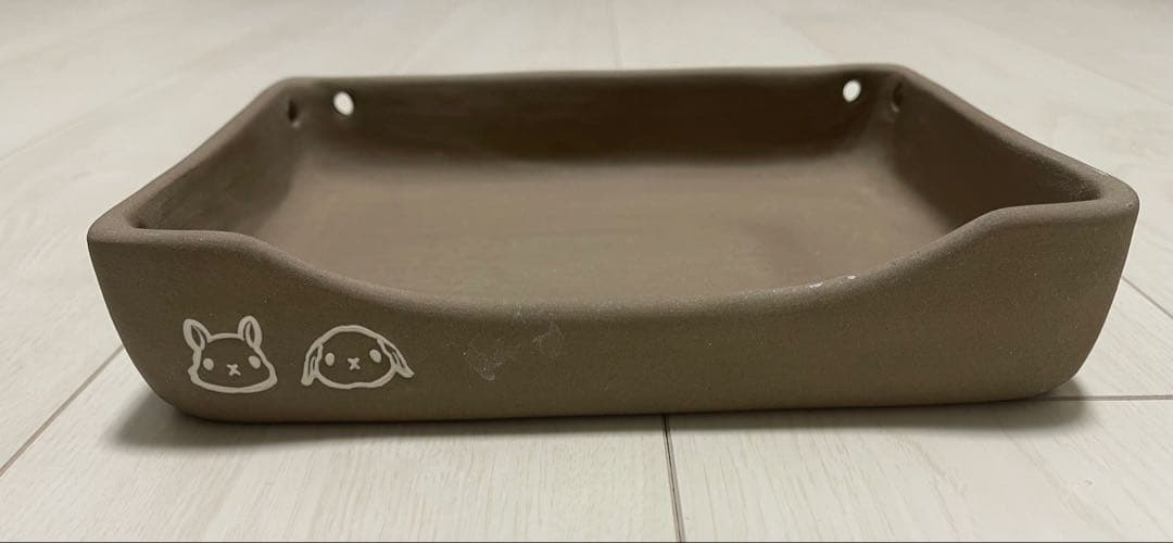 うさぎ用 チモシーフィーダー(ビッグサイズ) 陶器製 黒胡