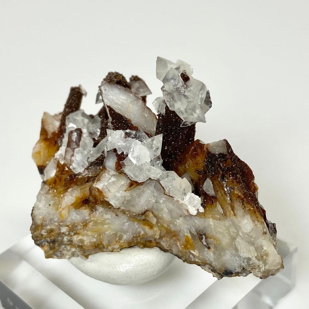 クォーツ　カルサイト　ロシア産　鉱物標本　原石　天然石　ストーン　共生　蛍光