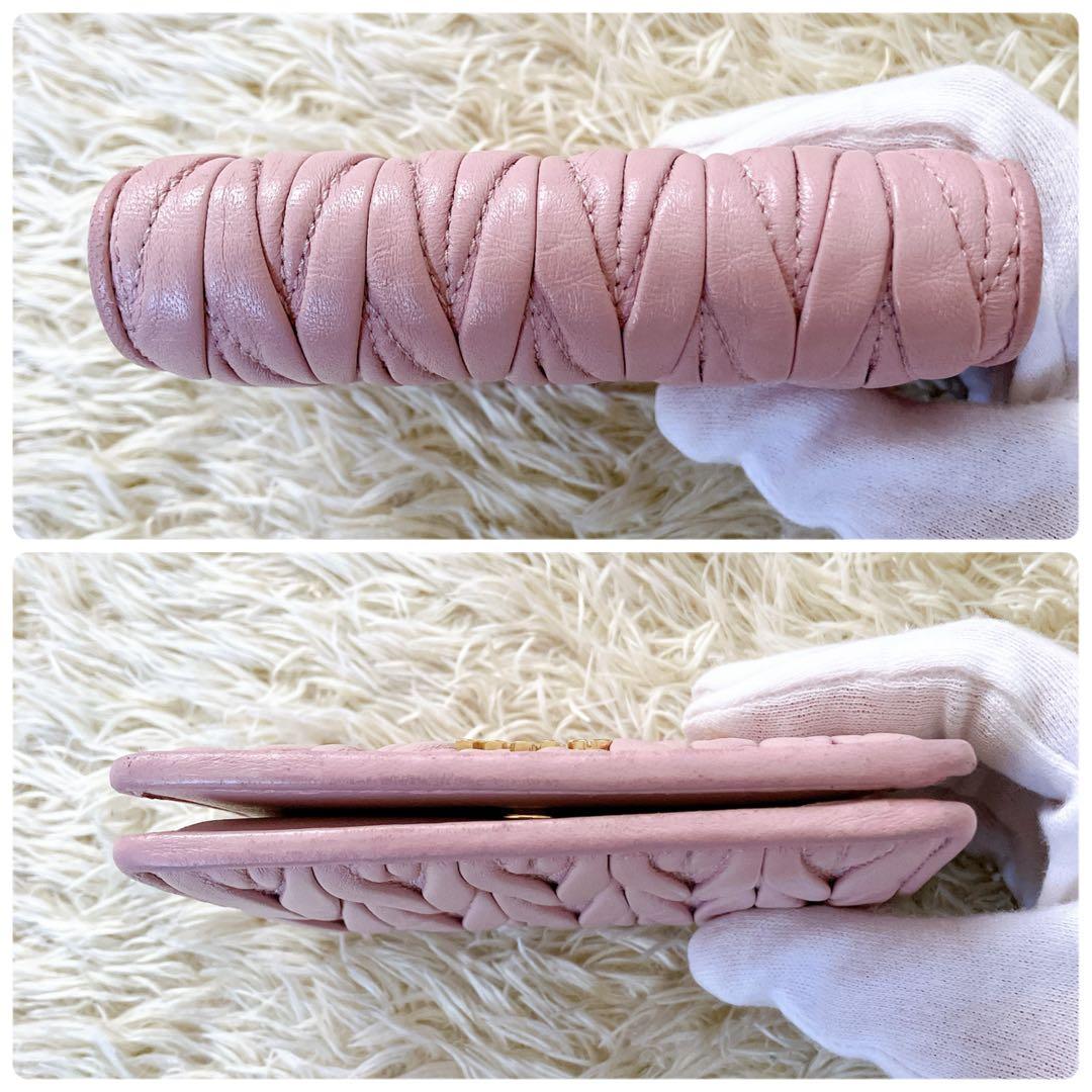 2/1お取置き✨ミュウミュウ マテラッセ レザー二つ折り財布 ピンク