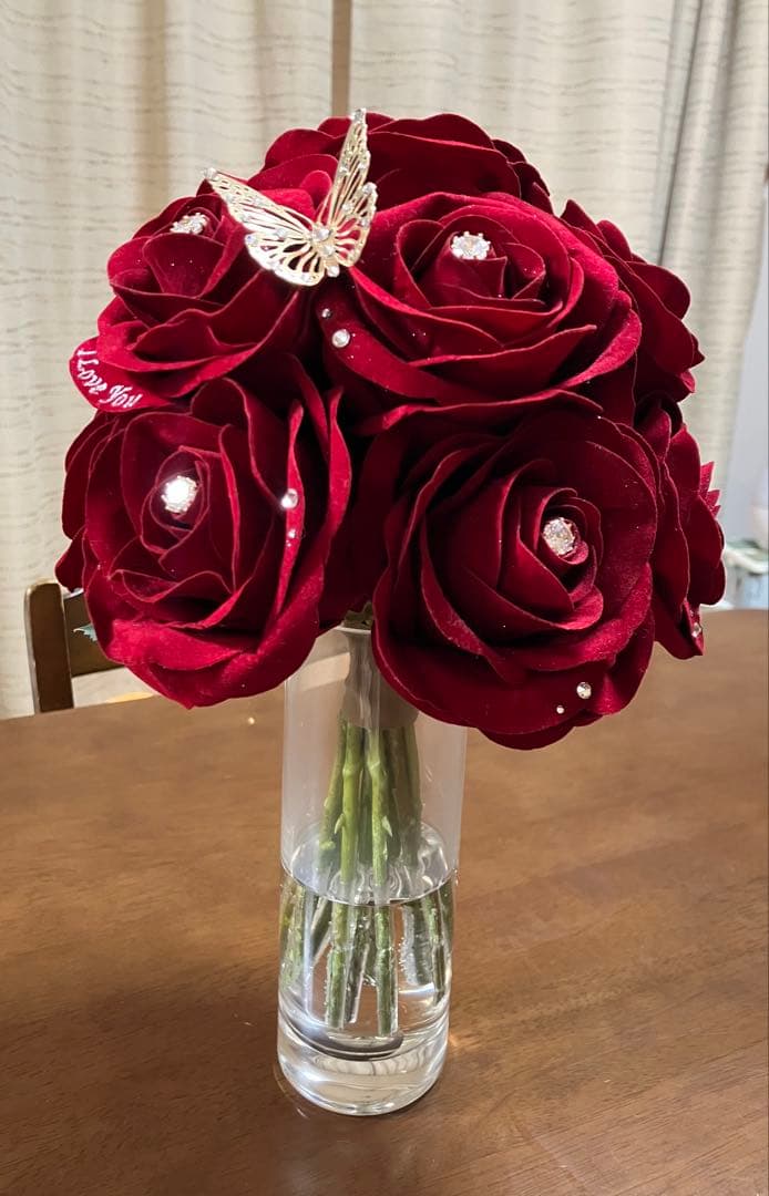12本の赤バラ花束とガラス花瓶セット　ダイヤモンドローズ　プレミアムモデル