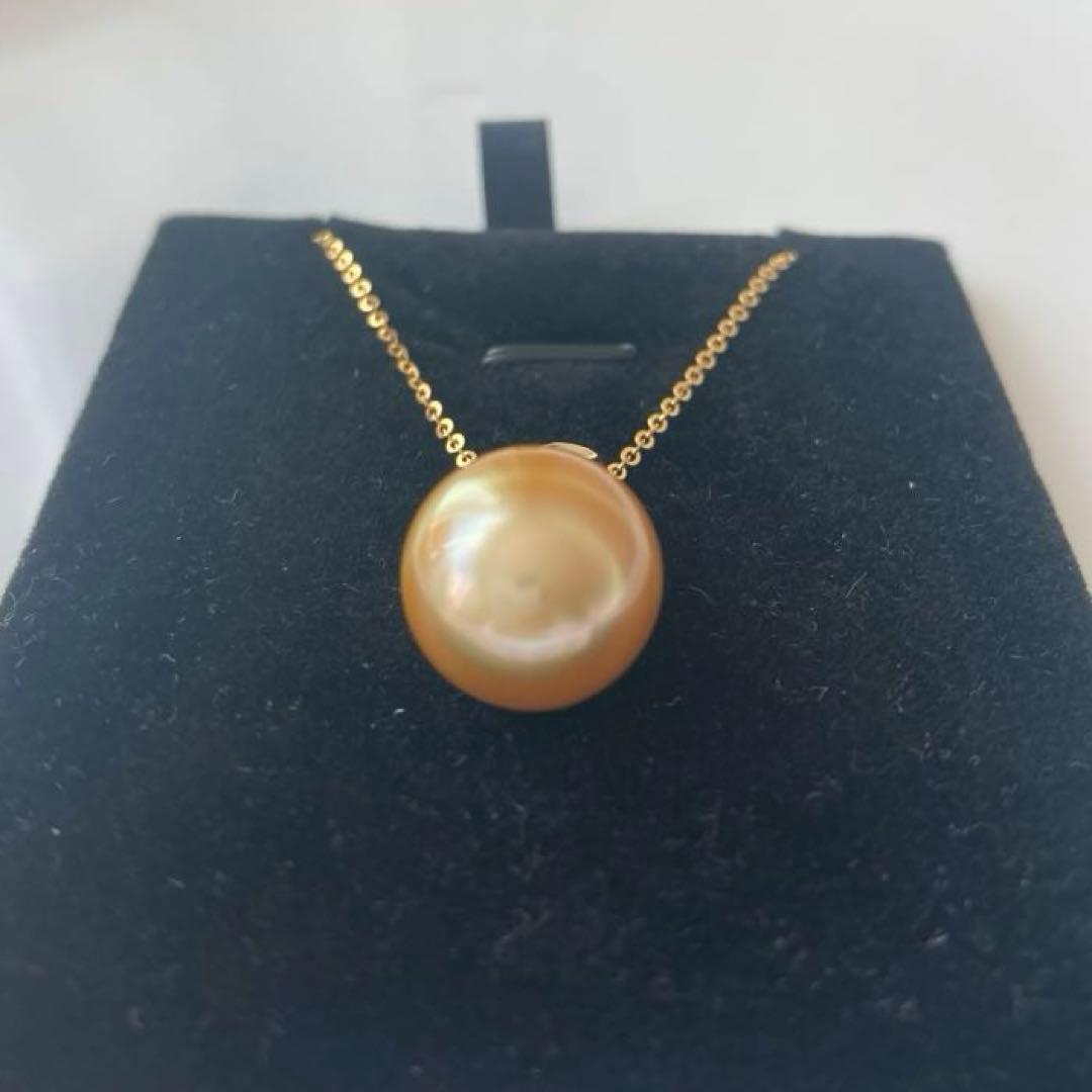 南洋真珠ゴールド13x16mmペンダント(18金)ネックレス(シルバー)