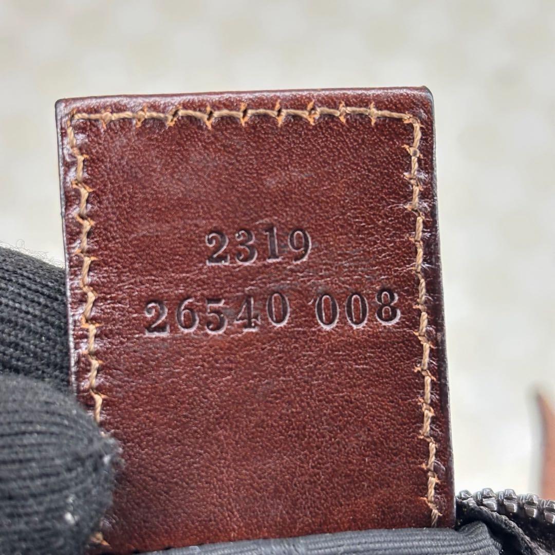 未使用級　FENDI フェンディ　ポーチ　M03