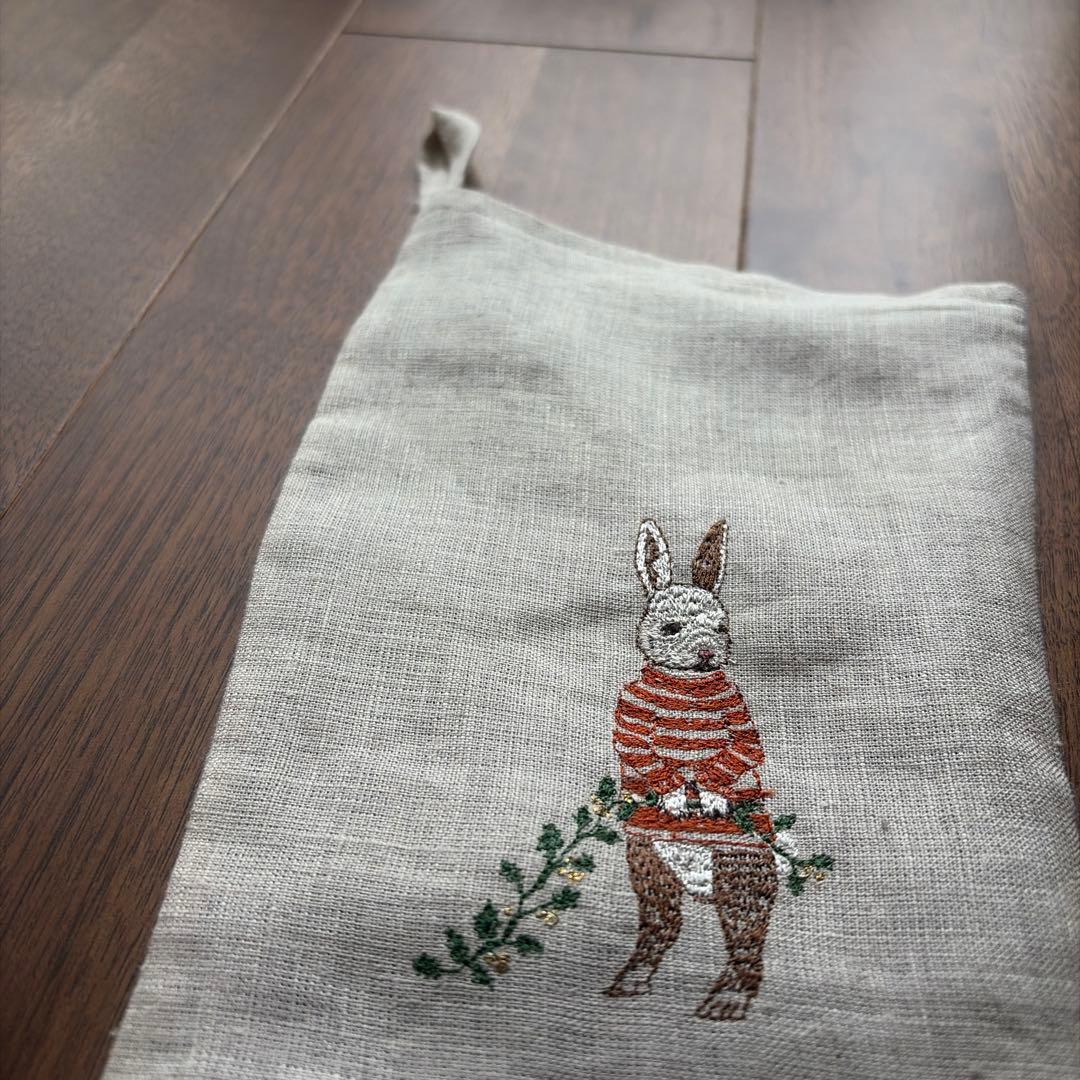 Coral&Tusk コーラル&タスク　ウサギ刺繍のリネン製クリスマスソックス