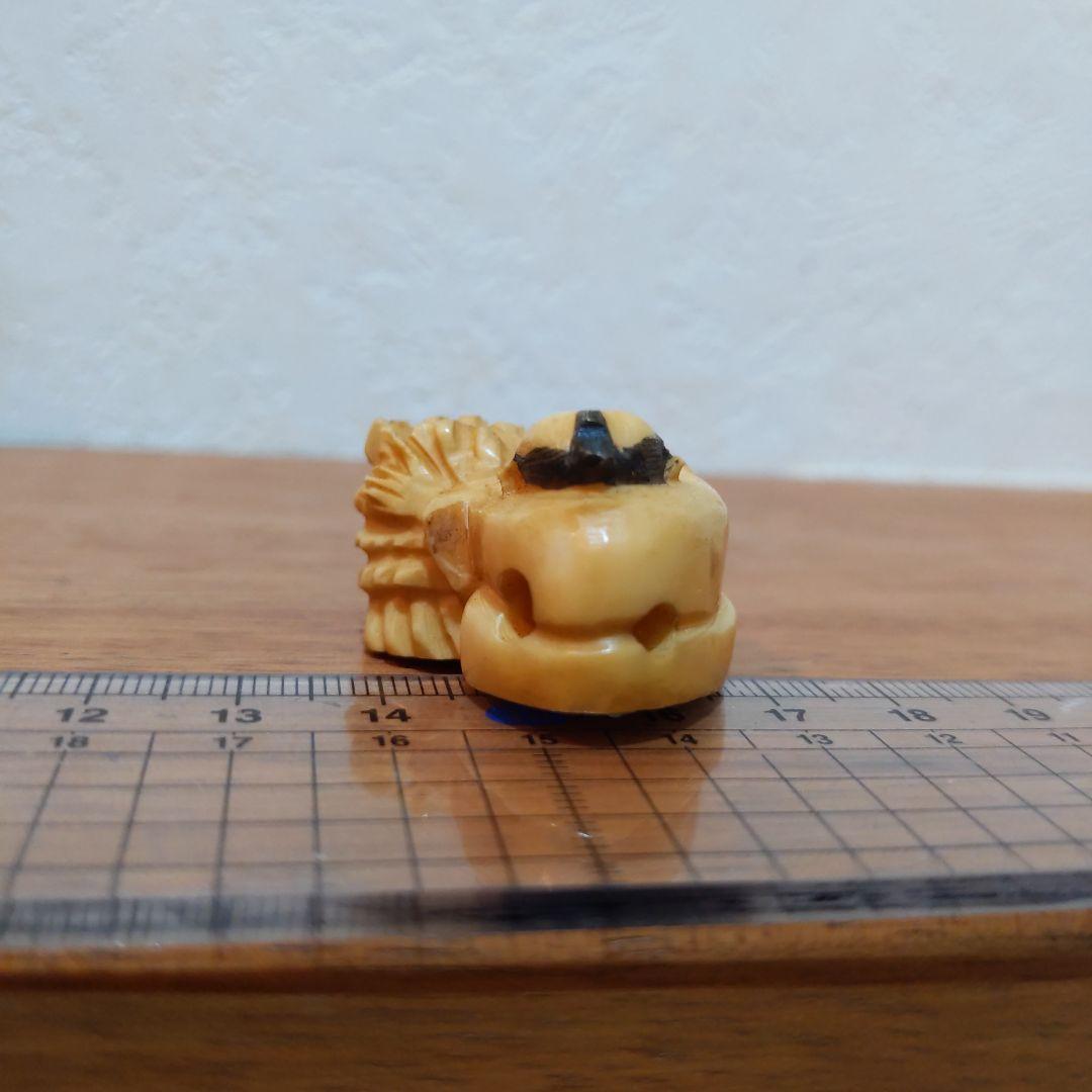 時代提物 人物根付 天然素材 在銘【江戸 薪売り人】高さ約3.5m 重さ約19ｇ