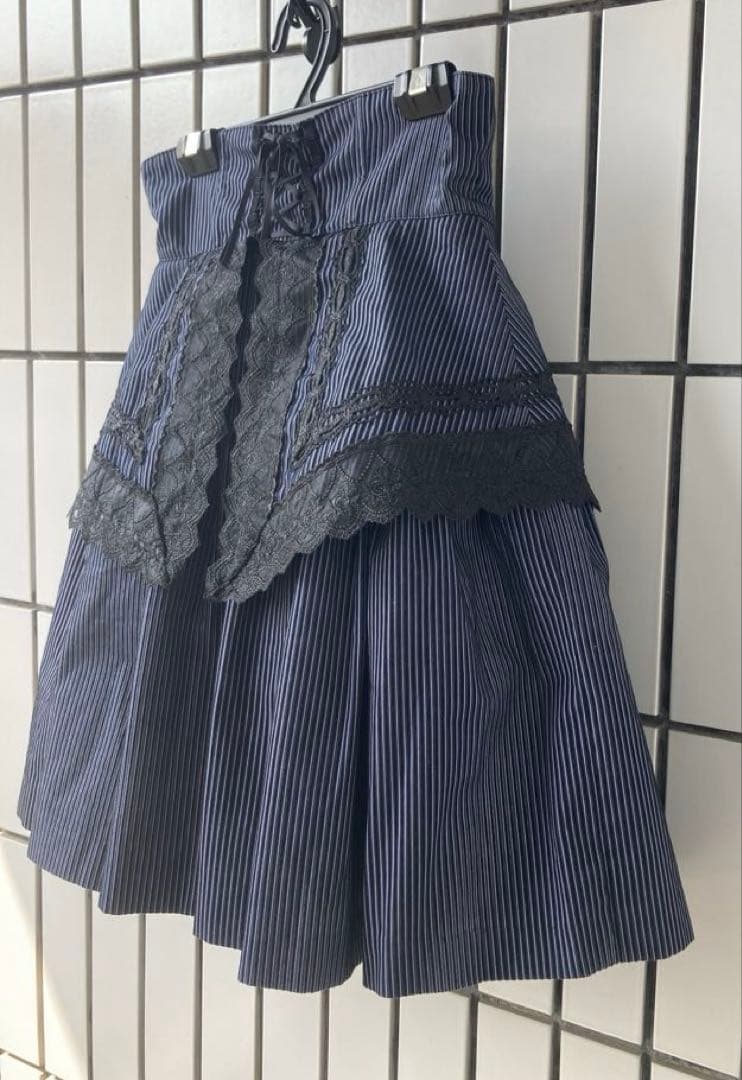 ブラックピースナウ　編み上げ、レースアップ　スカート