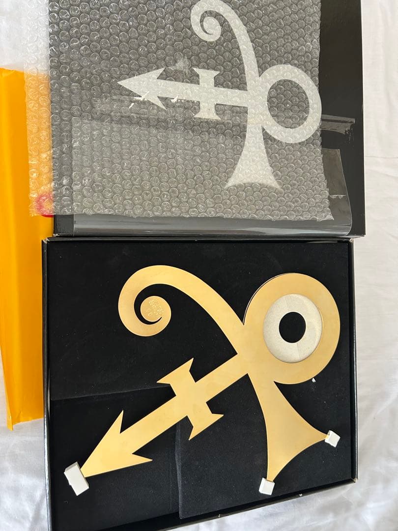 プリンス シンボルマーク ゴールド　Black Album未開封付き