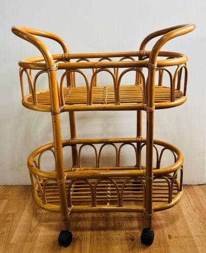 J【中古品】ラタン 籐 キャスター付ラック 2段　移動もラクラクです。